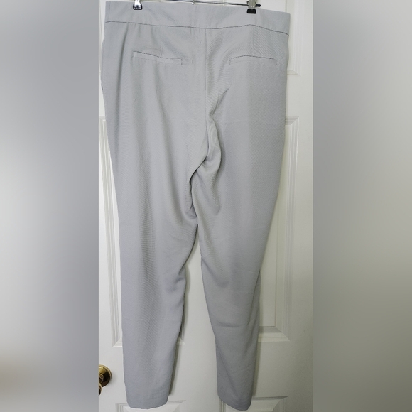 Halston Dove Gray Flat Front Straight Leg Dress Pants Womens Size 8 - Picture 4 of 7